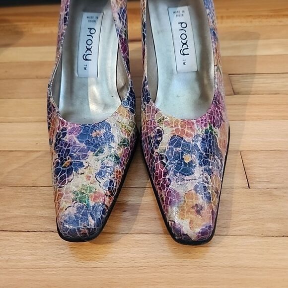 ￼ Women’s Made In Spain Shoes By Proxy/size 8 medium/Pump Style Floral - Picture 6 of 9